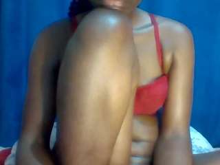 busty-bee Live Webcam on CamSoda