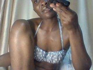 BUSTY-BEE live webcam show