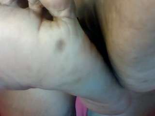 BUSTY-BEE live webcam show