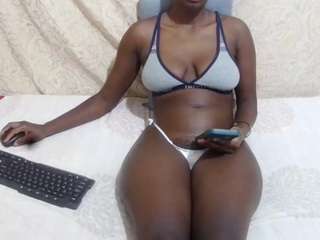 busty-verrah webcam model