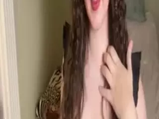 Emmy Mars xo's Live Sex Cam Show