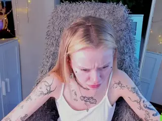 MalenaErnman's Live Sex Cam Show
