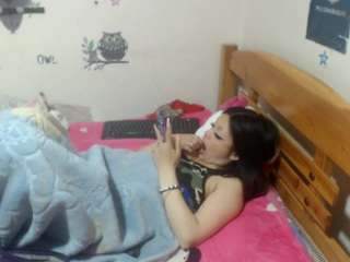 montthbluee webcam model