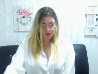SofiaLuxAntiquity's live chat room