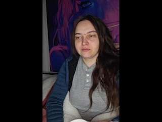cyndeewinter, female webcam model,  years old, on live webcam