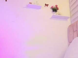 Live webcam model ilianaphoenix on Soda Cams