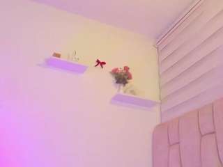 Live webcam model ilianaphoenix on Soda Cams