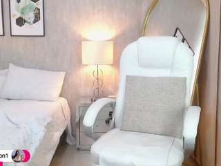 Neytirimoon's cam show statistics and live stream