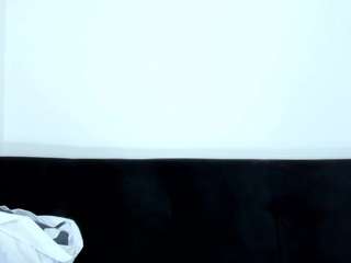 le modèle lauriejonson est en webcam porno dans un show sur le site camsoda, il possède les tags suivants: amateur,lingerie,toys,tease,tattoos,spank,pussy,public,orgasm,lush,ass,lovense,jerk off instruction,green eyes,fingers,fingering,cum in pussy,cowgirl,black hair,bikini