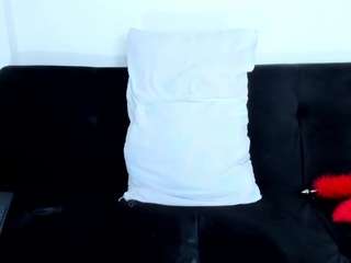 le modèle lauriejonson est en webcam porno dans un show sur le site camsoda, il possède les tags suivants: amateur,lingerie,toys,tease,tattoos,spank,pussy,public,orgasm,lush,ass,lovense,jerk off instruction,green eyes,fingers,fingering,cum in pussy,cowgirl,black hair,bikini