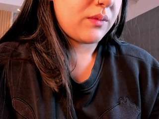 Offline cam show with P A U L I NA