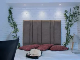 P A U L I NA's Live Sex Cam Show