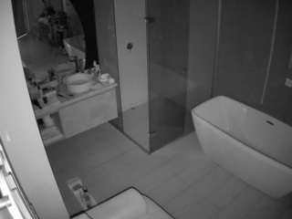 camsoda voyeurcam-casa-salsa-bathroom-2