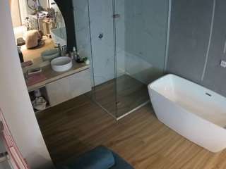 Loonascandi camsoda voyeurcam-casa-salsa-bathroom-2