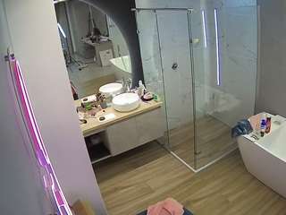 camsoda voyeurcam-casa-salsa-bathroom-2