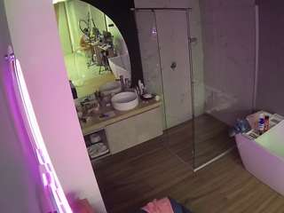 camsoda voyeurcam-casa-salsa-bathroom-2