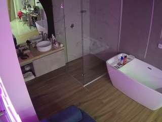 Missisahoney camsoda voyeurcam-casa-salsa-bathroom-2