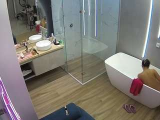 camsoda voyeurcam-casa-salsa-bathroom-2