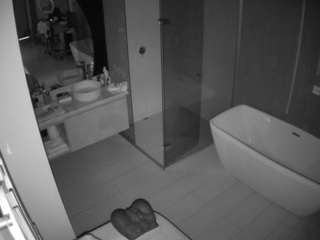 Desnudas En Casa camsoda voyeurcam-casa-salsa-bathroom-2