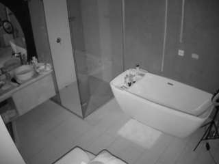 camsoda voyeurcam-casa-salsa-bathroom-2