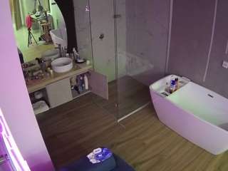 Mommyslut camsoda voyeurcam-casa-salsa-bathroom-2