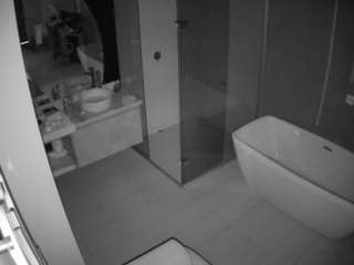 Peta Jensen Bath camsoda voyeurcam-casa-salsa-bathroom-2