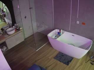 Pornos Casa camsoda voyeurcam-casa-salsa-bathroom-2