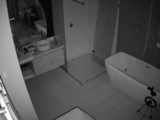 Vanna Bardot Bathroom camsoda voyeurcam-casa-salsa-bathroom-2