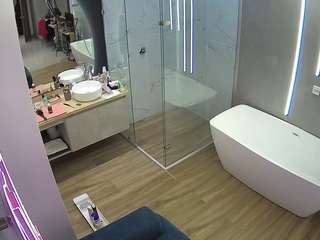 Buffylebrat camsoda voyeurcam-casa-salsa-bathroom-2