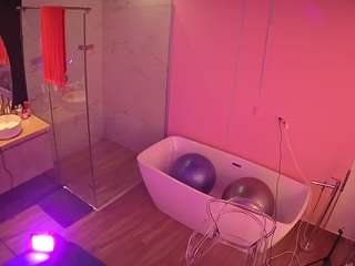 voyeurcam-casa-salsa-bathroom-2