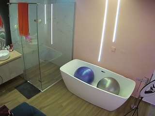 voyeurcam-casa-salsa-bathroom-2