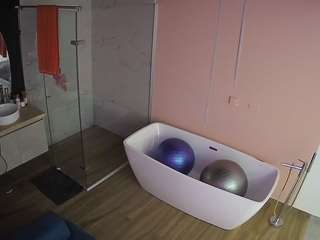 voyeurcam-casa-salsa-bathroom-2