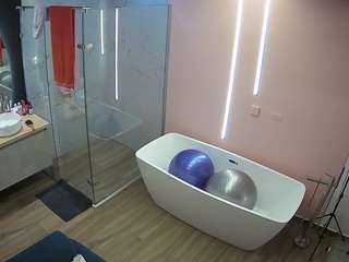 voyeurcam-casa-salsa-bathroom-2