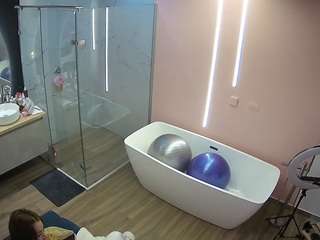 voyeurcam-casa-salsa-bathroom-2