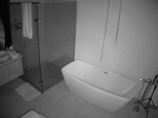 voyeurcam-casa-salsa-bathroom-2