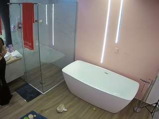voyeurcam-casa-salsa-bathroom-2