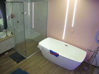 voyeurcam-casa-salsa-bathroom-2