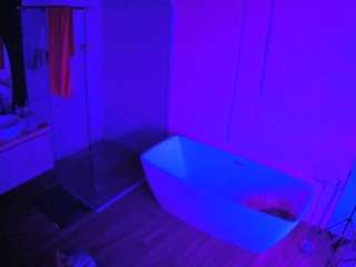 voyeurcam-casa-salsa-bathroom-2 camsoda