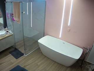 voyeurcam-casa-salsa-bathroom-2