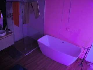 voyeurcam-casa-salsa-bathroom-2