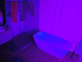 voyeurcam-casa-salsa-bathroom-2