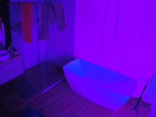 voyeurcam-casa-salsa-bathroom-2