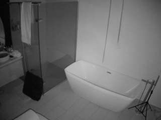 voyeurcam-casa-salsa-bathroom-2
