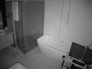 voyeurcam-casa-salsa-bathroom-2