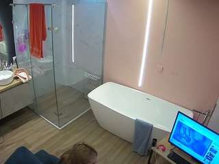 voyeurcam-casa-salsa-bathroom-2