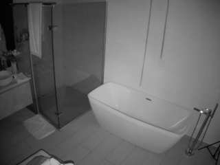 voyeurcam-casa-salsa-bathroom-2