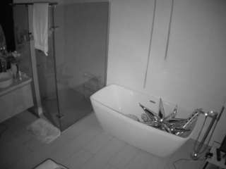 voyeurcam-casa-salsa-bathroom-2