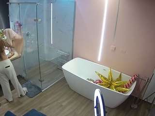voyeurcam-casa-salsa-bathroom-2