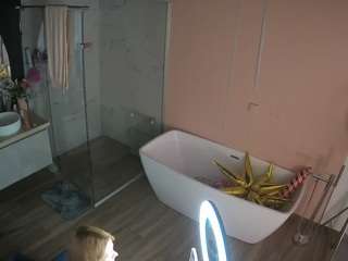 voyeurcam-casa-salsa-bathroom-2