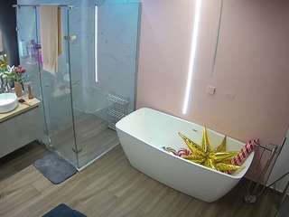 voyeurcam-casa-salsa-bathroom-2